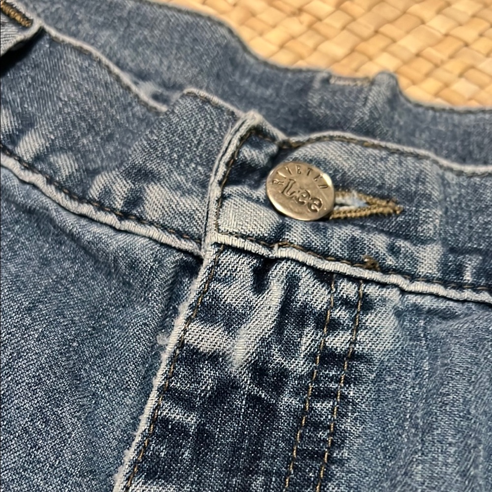 Lee Riveted Denim Women's Cargo Shorts ~ 16 - Picture 5 of 10
